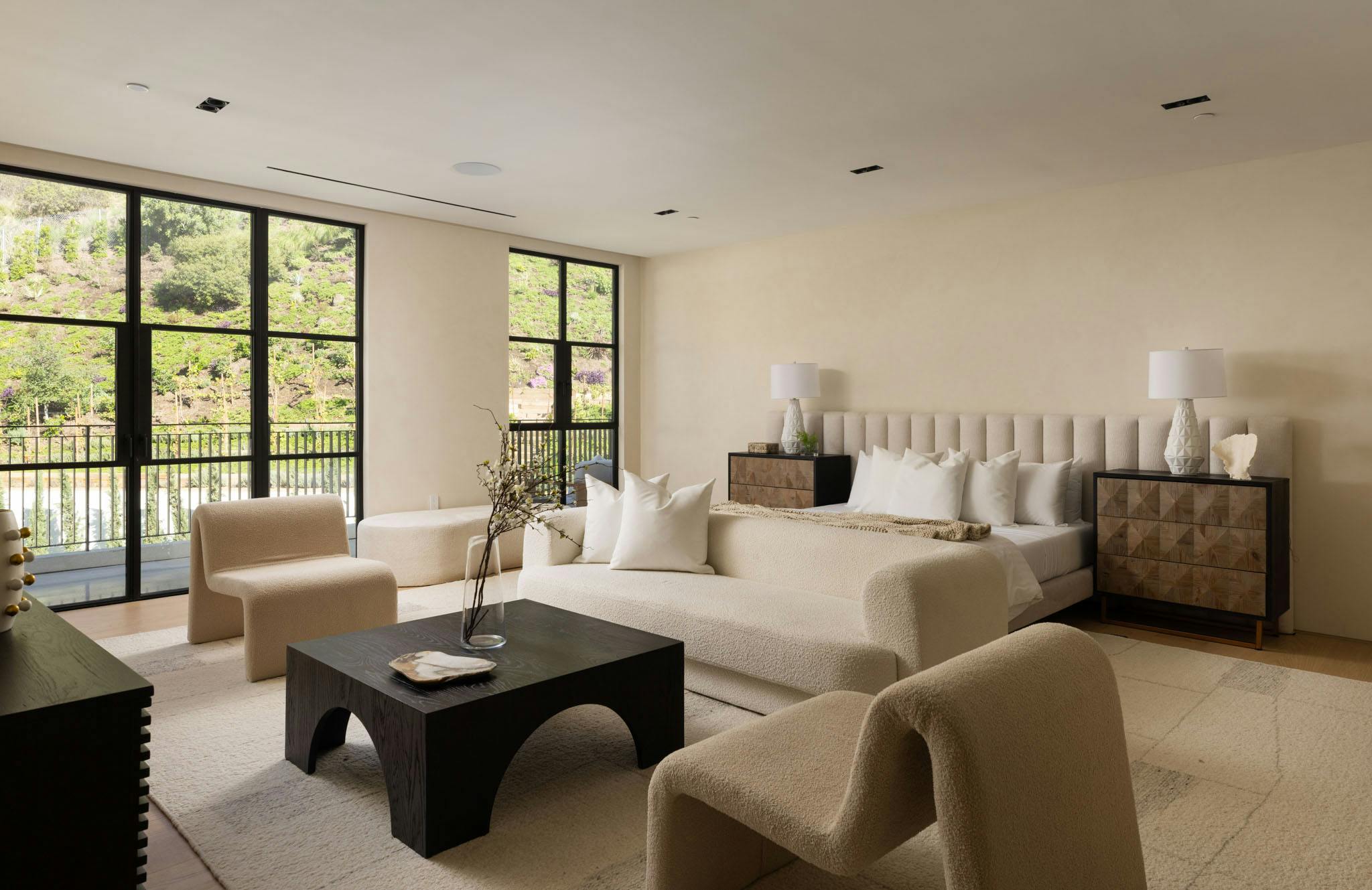 Meridith-Baer-Home-Home-Staging-Estates-Southern-California-Oliveto-Vale-Bedroom